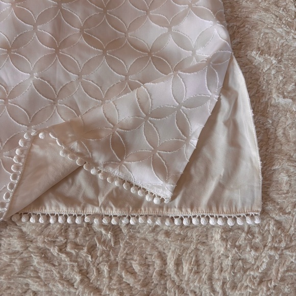 St. John Cream White Geometric Short Sleeve V-Neck Tunic Blouse - Sz Small EUC - Picture 6 of 13